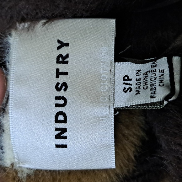 Industry The Great Fluffy Slouch Cardigan - Picture 3 of 13